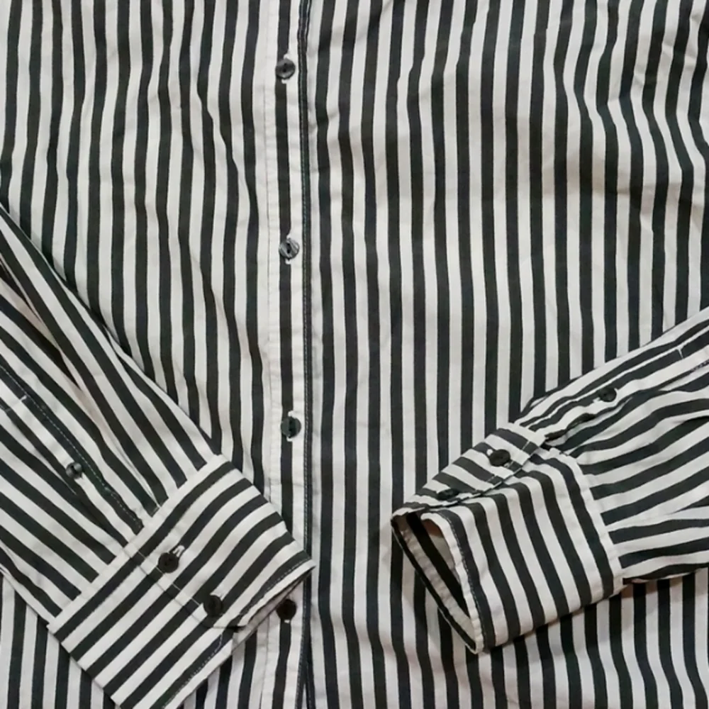 Worthington Women's Easy Care Button Up Collar Long Sleeve Shirt. Size 2xl. - Picture 6 of 12